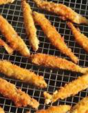 Cá trứng lăn bột chiên giòn