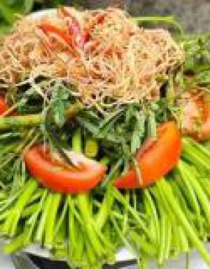 Rau thêm lẩu chua