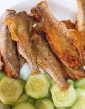 Cá đù một nắng chiên giòn