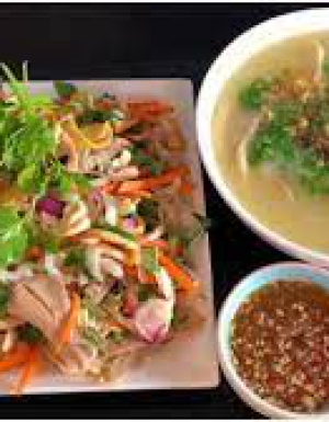 Gà ta nấu cháo bóp gỏi