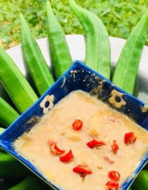 Đậu bắp luộc chấm chao