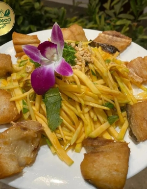 Gỏi khô cá dứa bóp xoài