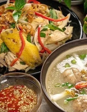 Cháo gà tre - gỏi