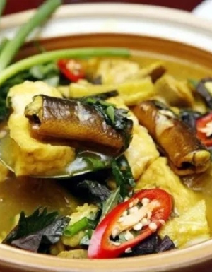 Lẩu lươn om chuối